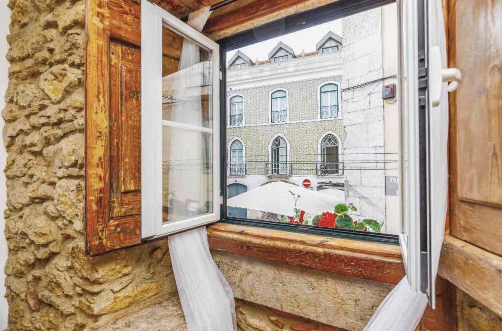 Sublime Apt Medieval Alfama Lisboa Exteriör bild
